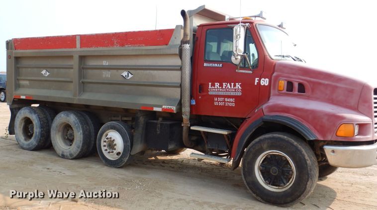 image for item DS8205 1997 Ford LNT8000  dump truck