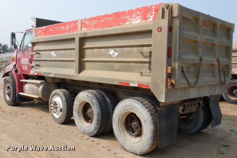 image for item DS8205 1997 Ford LNT8000  dump truck
