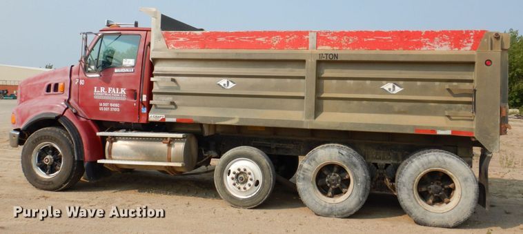 image for item DS8205 1997 Ford LNT8000  dump truck