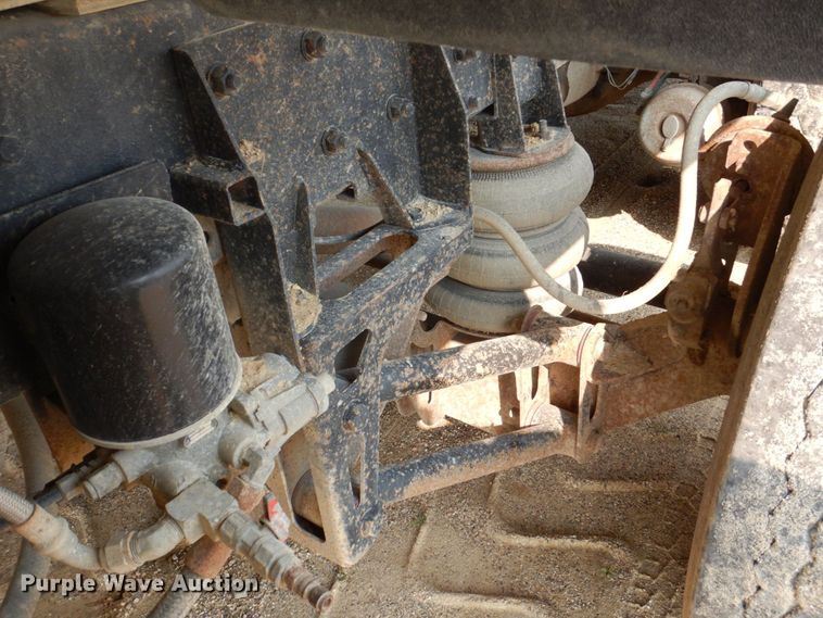 image for item DS8205 1997 Ford LNT8000  dump truck