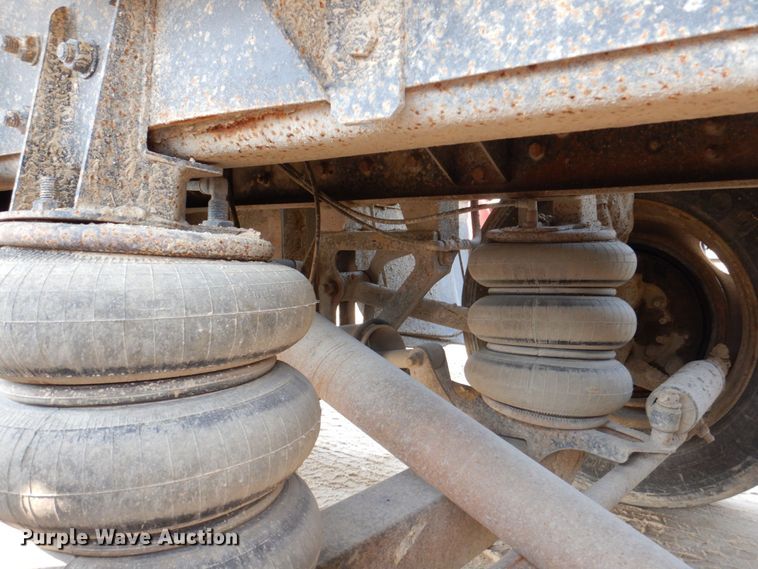 image for item DS8205 1997 Ford LNT8000  dump truck