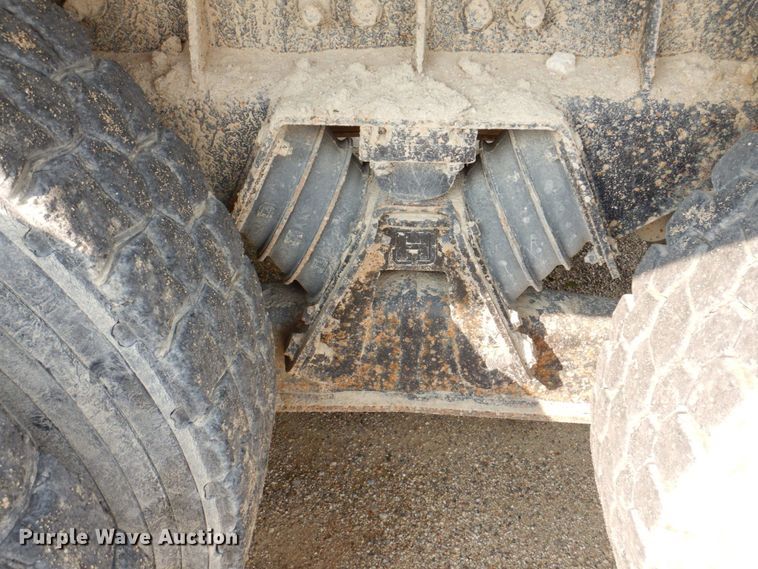 image for item DS8205 1997 Ford LNT8000  dump truck