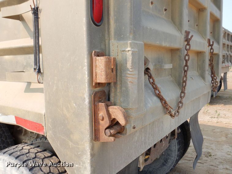 image for item DS8205 1997 Ford LNT8000  dump truck