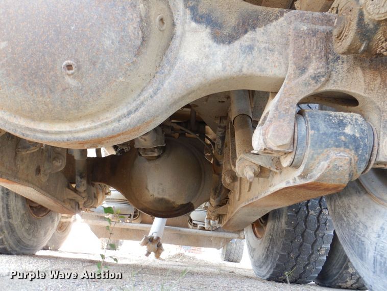 image for item DS8205 1997 Ford LNT8000  dump truck