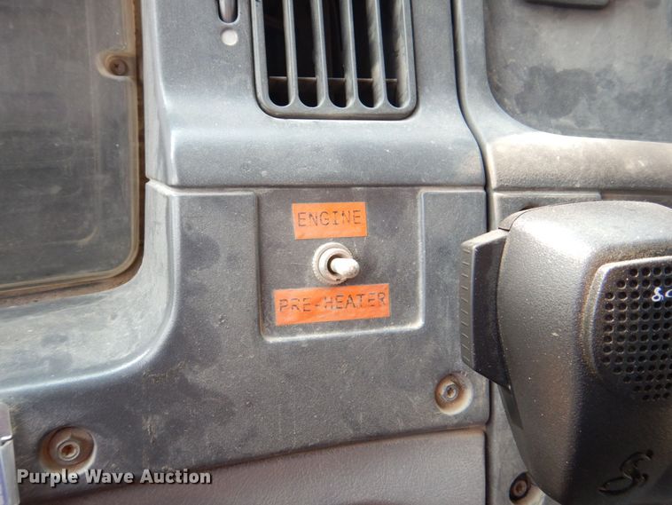 image for item DS8205 1997 Ford LNT8000  dump truck