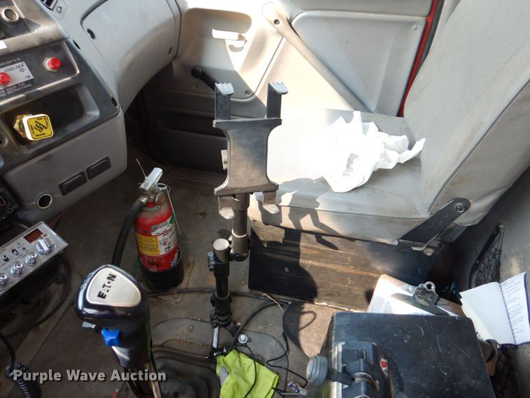 image for item DS8205 1997 Ford LNT8000  dump truck