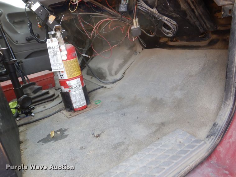 image for item DS8205 1997 Ford LNT8000  dump truck