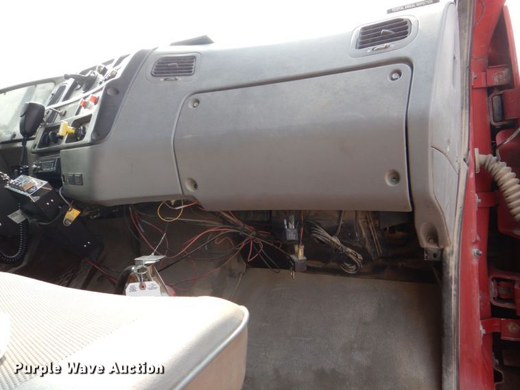 image for item DS8205 1997 Ford LNT8000  dump truck