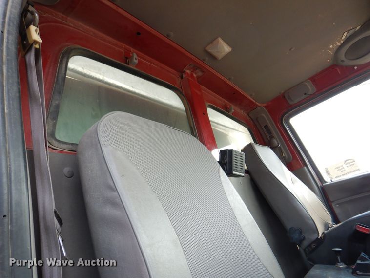 image for item DS8205 1997 Ford LNT8000  dump truck