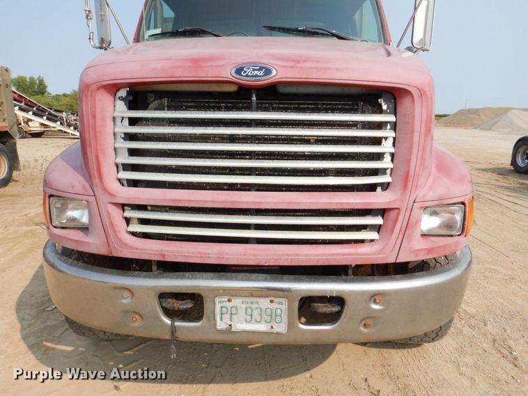 image for item DS8205 1997 Ford LNT8000  dump truck