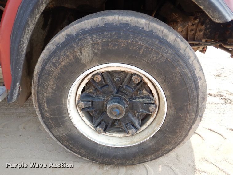 image for item DS8205 1997 Ford LNT8000  dump truck