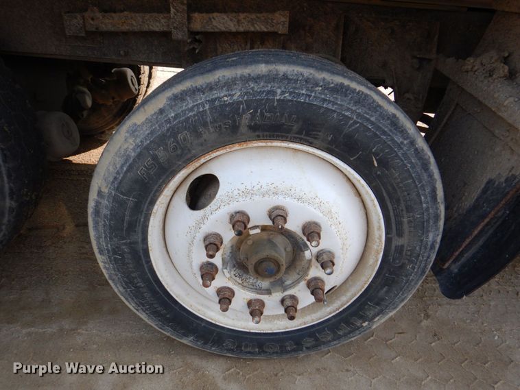 image for item DS8205 1997 Ford LNT8000  dump truck