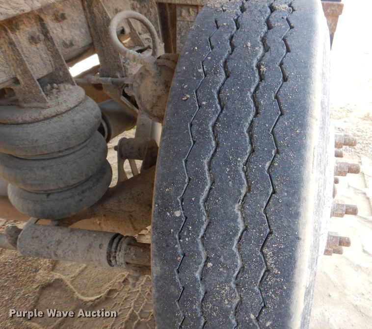 image for item DS8205 1997 Ford LNT8000  dump truck