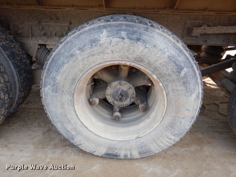 image for item DS8205 1997 Ford LNT8000  dump truck