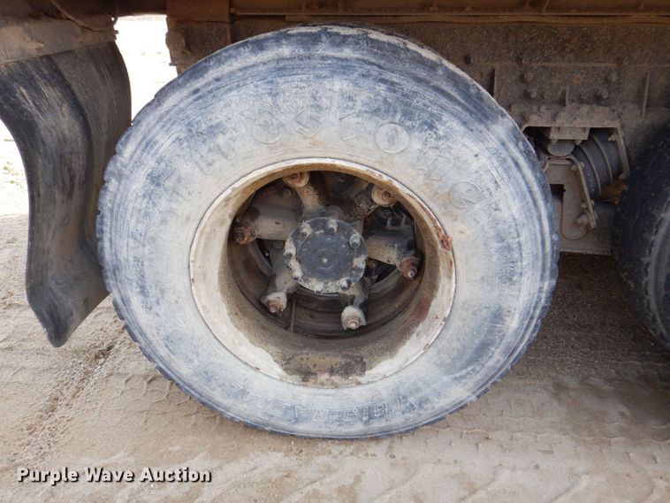 image for item DS8205 1997 Ford LNT8000  dump truck
