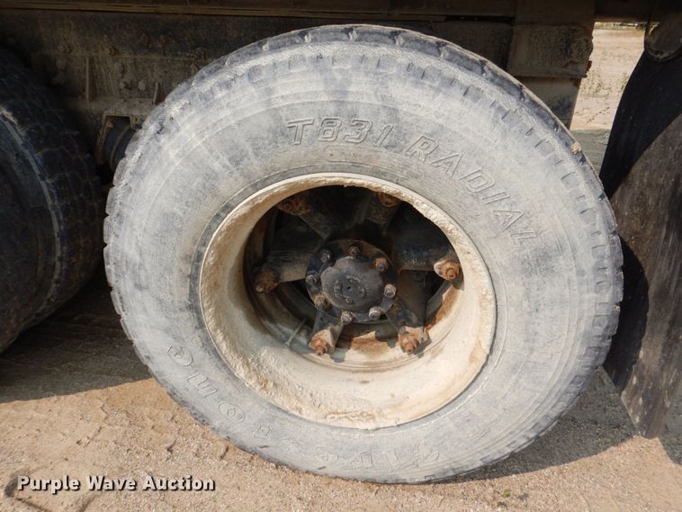 image for item DS8205 1997 Ford LNT8000  dump truck