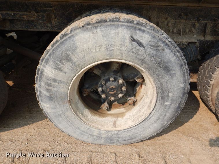 image for item DS8205 1997 Ford LNT8000  dump truck