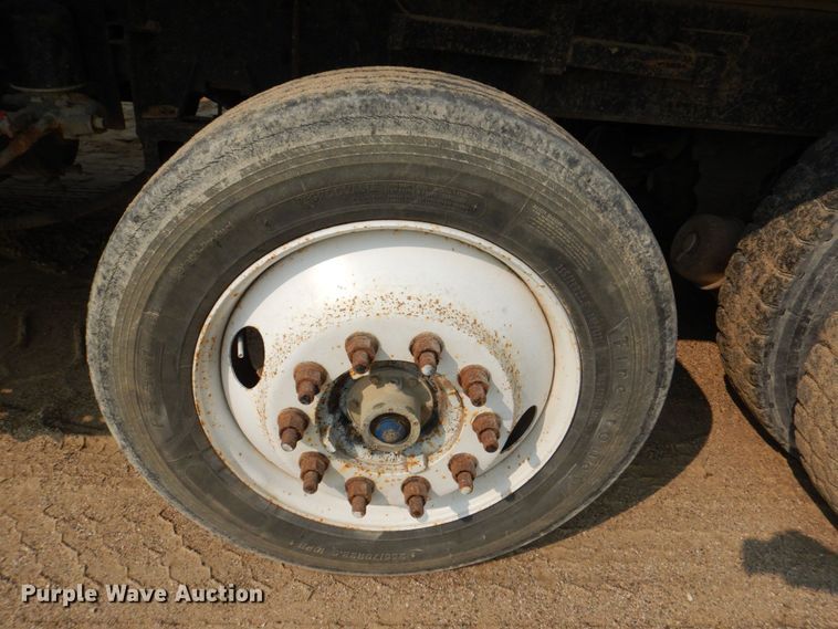 image for item DS8205 1997 Ford LNT8000  dump truck