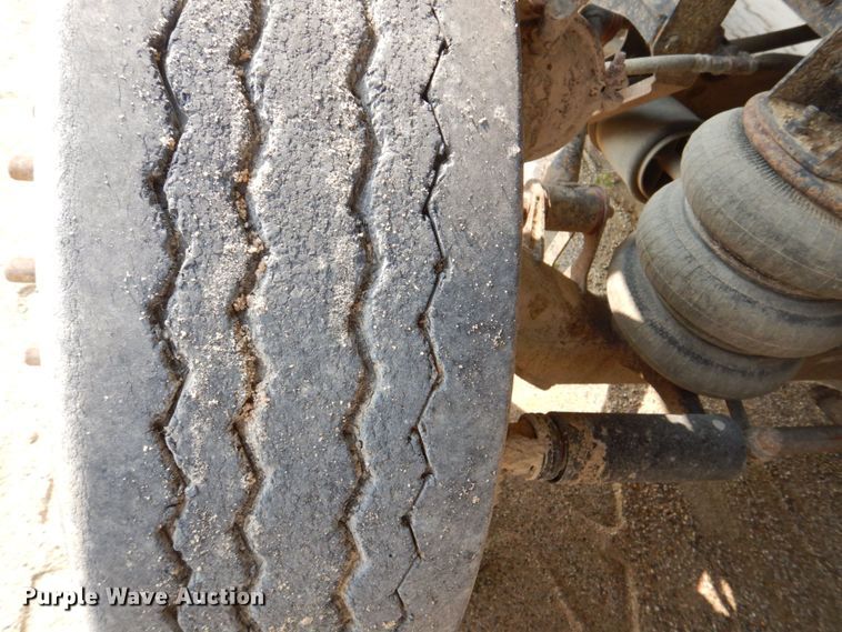 image for item DS8205 1997 Ford LNT8000  dump truck