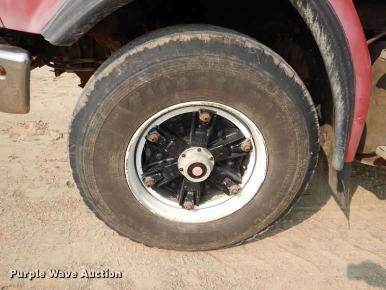 image for item DS8205 1997 Ford LNT8000  dump truck