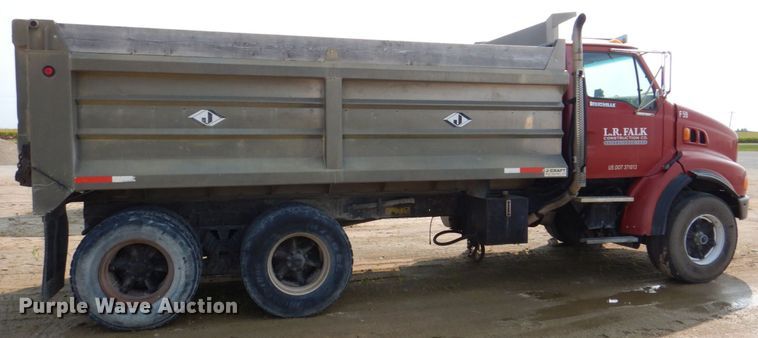 image for item DS8206 1997 Ford LNT8000  dump truck