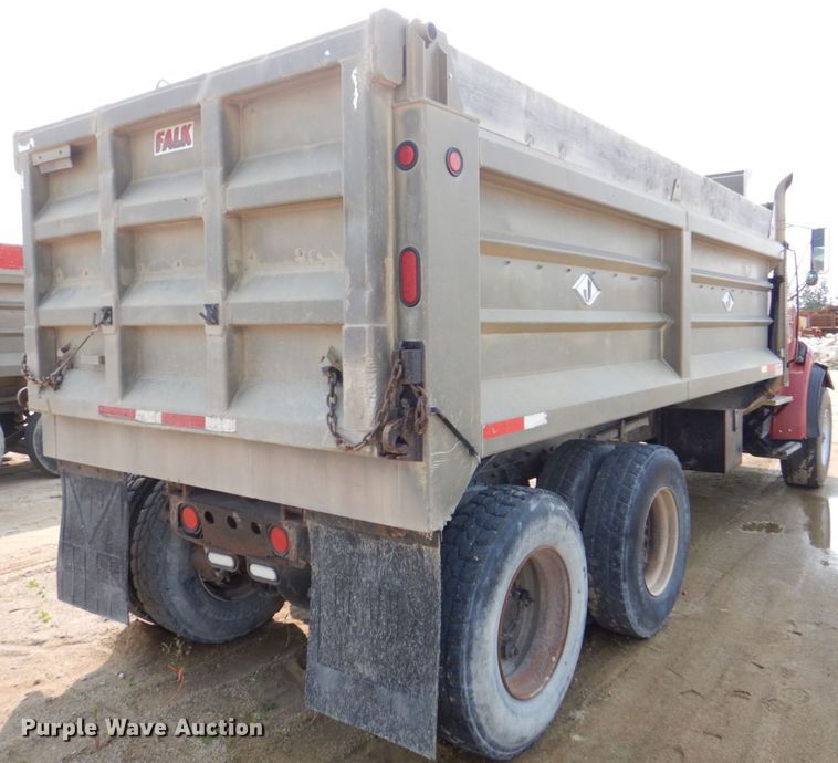 image for item DS8206 1997 Ford LNT8000  dump truck