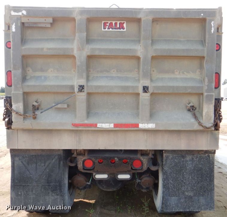 image for item DS8206 1997 Ford LNT8000  dump truck