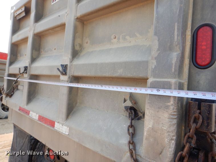 image for item DS8206 1997 Ford LNT8000  dump truck