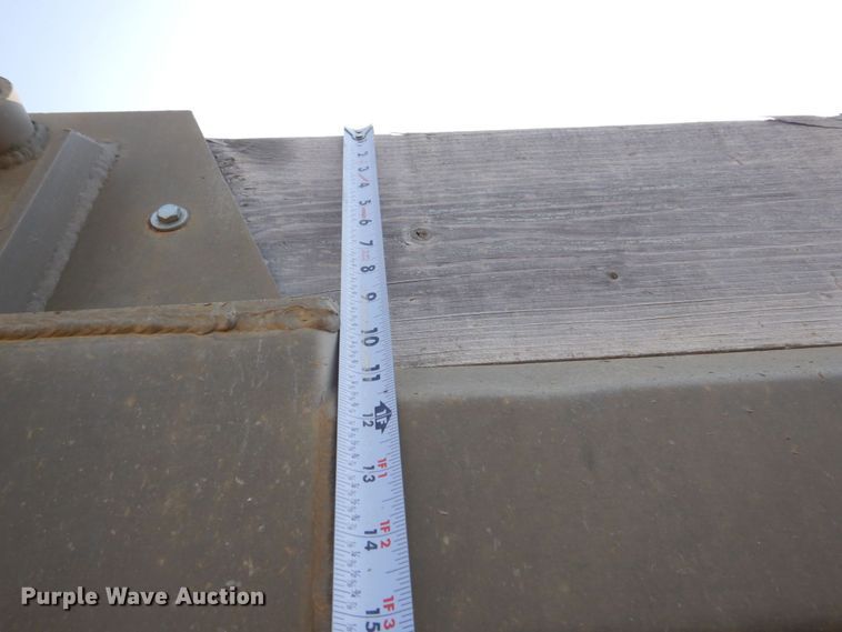 image for item DS8206 1997 Ford LNT8000  dump truck