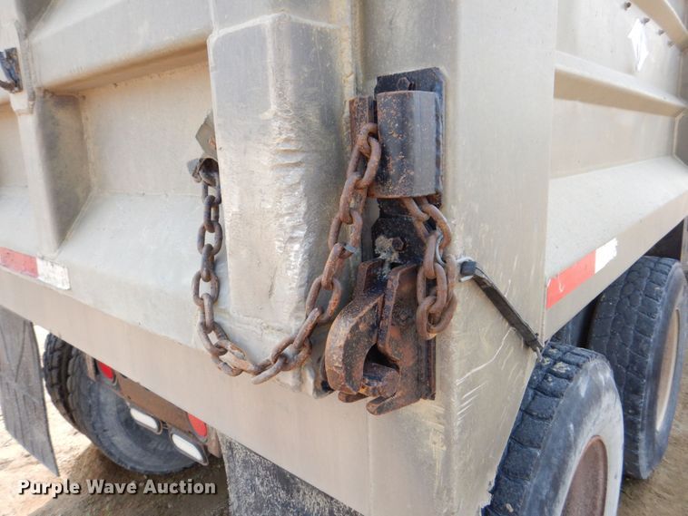 image for item DS8206 1997 Ford LNT8000  dump truck