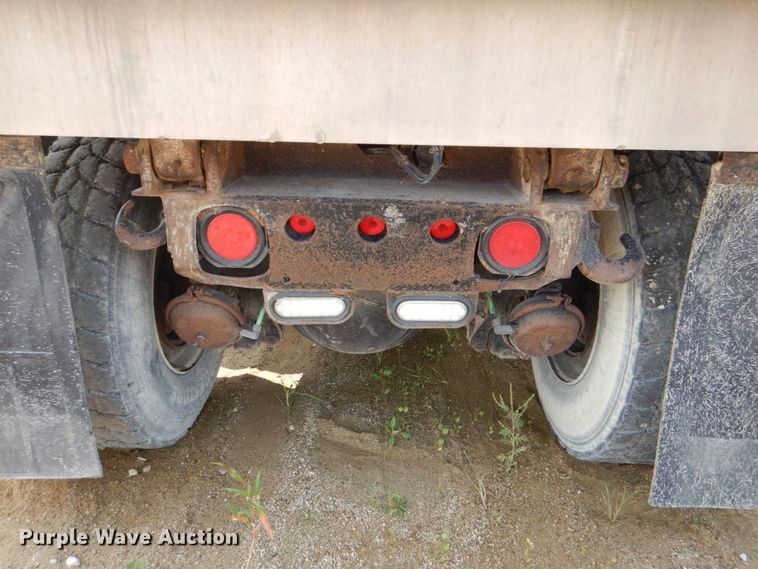 image for item DS8206 1997 Ford LNT8000  dump truck