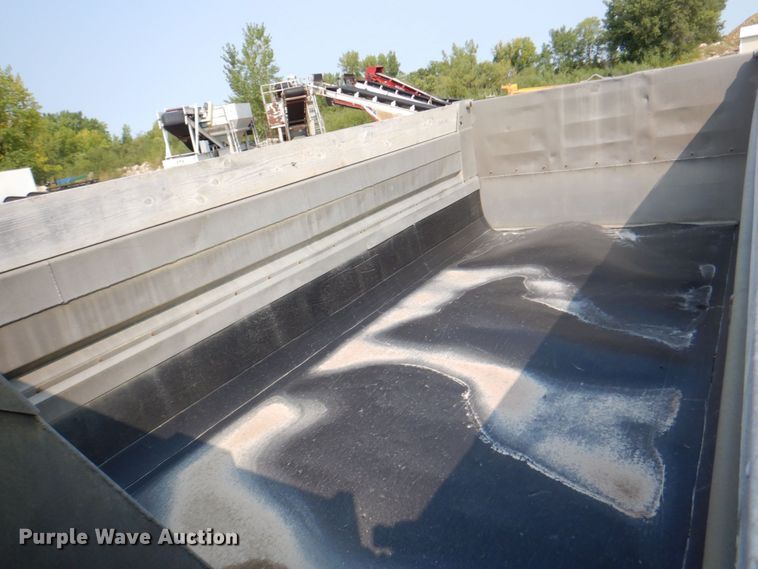 image for item DS8206 1997 Ford LNT8000  dump truck