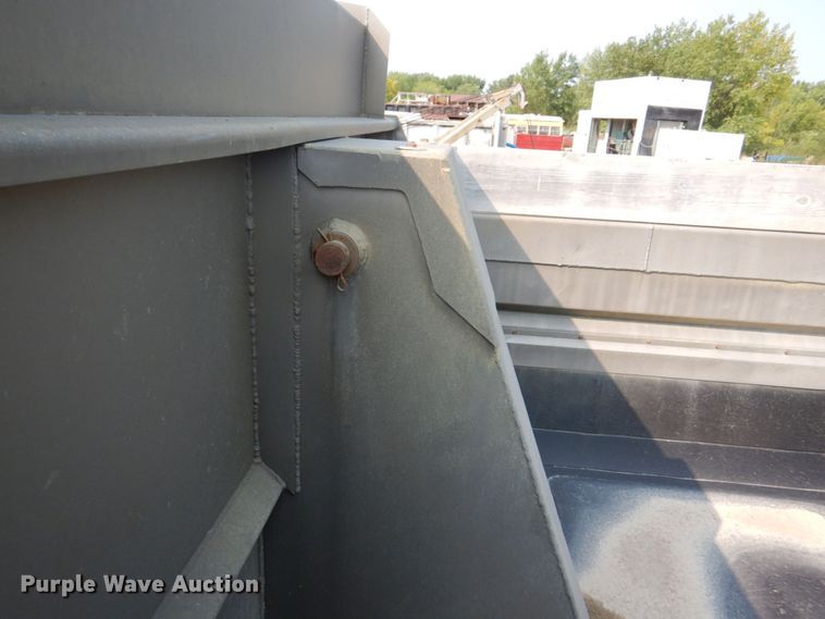 image for item DS8206 1997 Ford LNT8000  dump truck