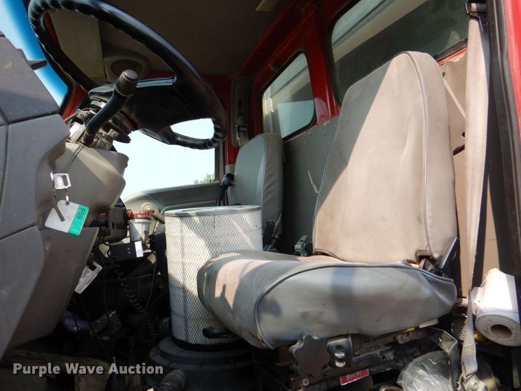 image for item DS8206 1997 Ford LNT8000  dump truck