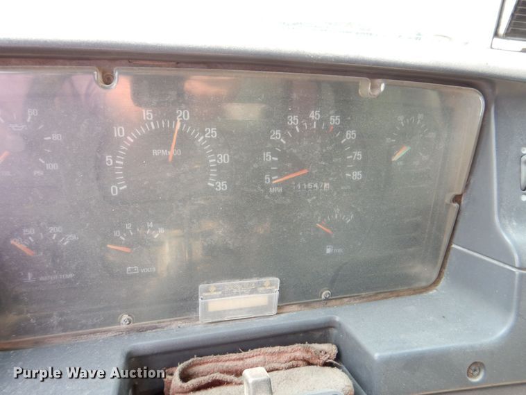 image for item DS8206 1997 Ford LNT8000  dump truck