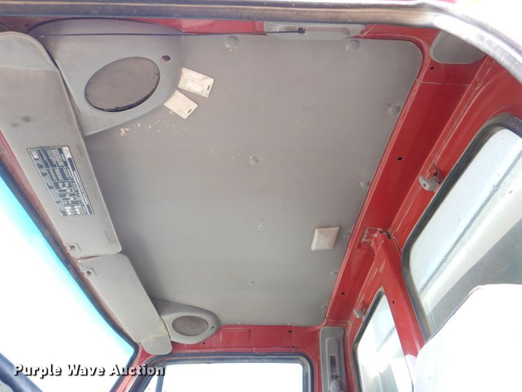 image for item DS8206 1997 Ford LNT8000  dump truck