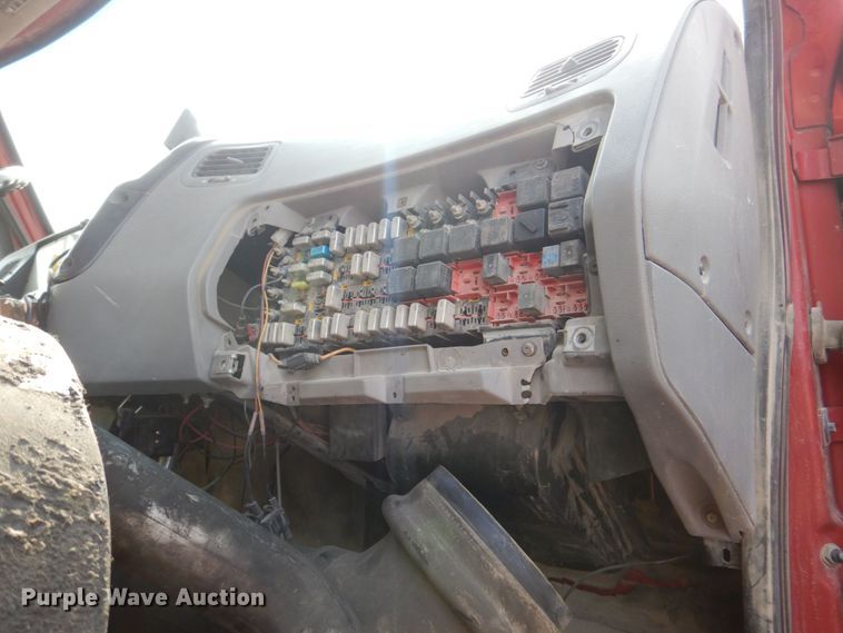 image for item DS8206 1997 Ford LNT8000  dump truck