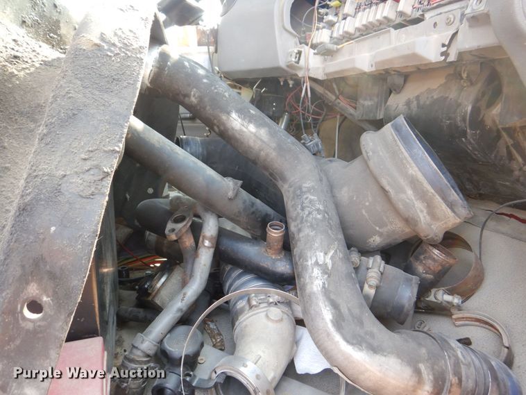 image for item DS8206 1997 Ford LNT8000  dump truck