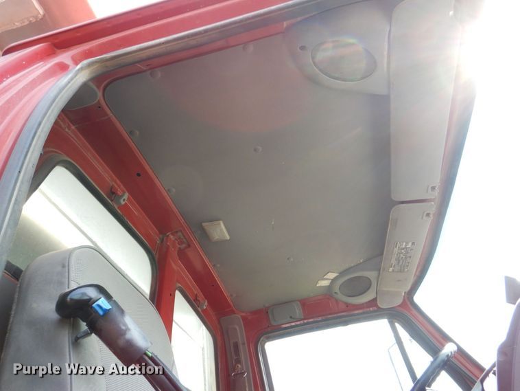 image for item DS8206 1997 Ford LNT8000  dump truck