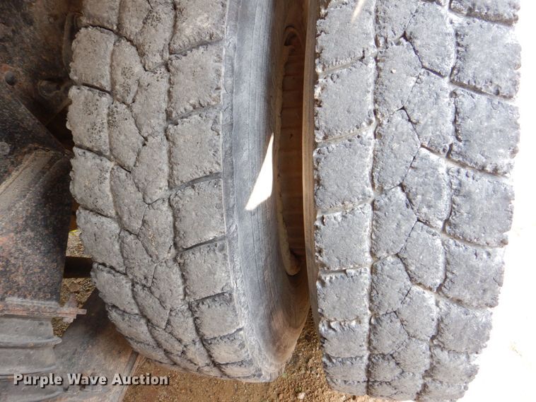 image for item DS8206 1997 Ford LNT8000  dump truck