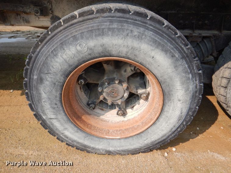 image for item DS8206 1997 Ford LNT8000  dump truck