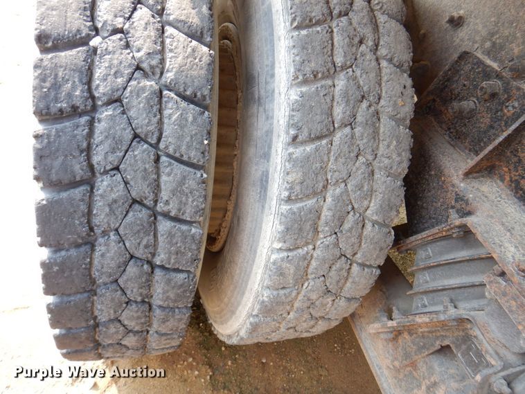 image for item DS8206 1997 Ford LNT8000  dump truck