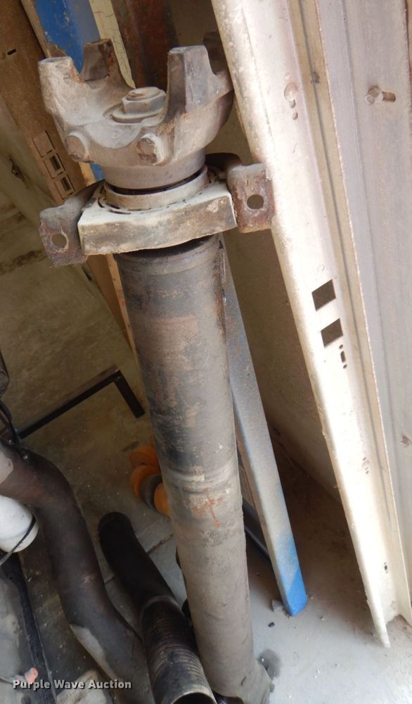 image for item DS8206 1997 Ford LNT8000  dump truck