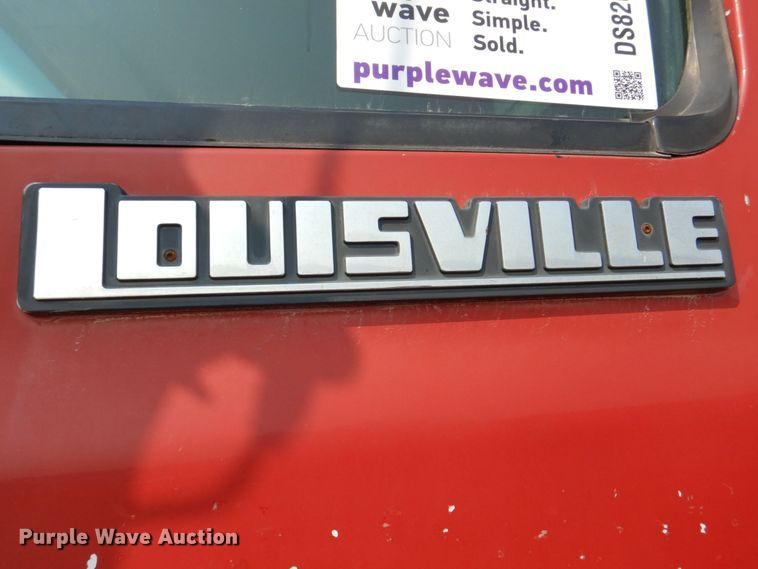 image for item DS8206 1997 Ford LNT8000  dump truck