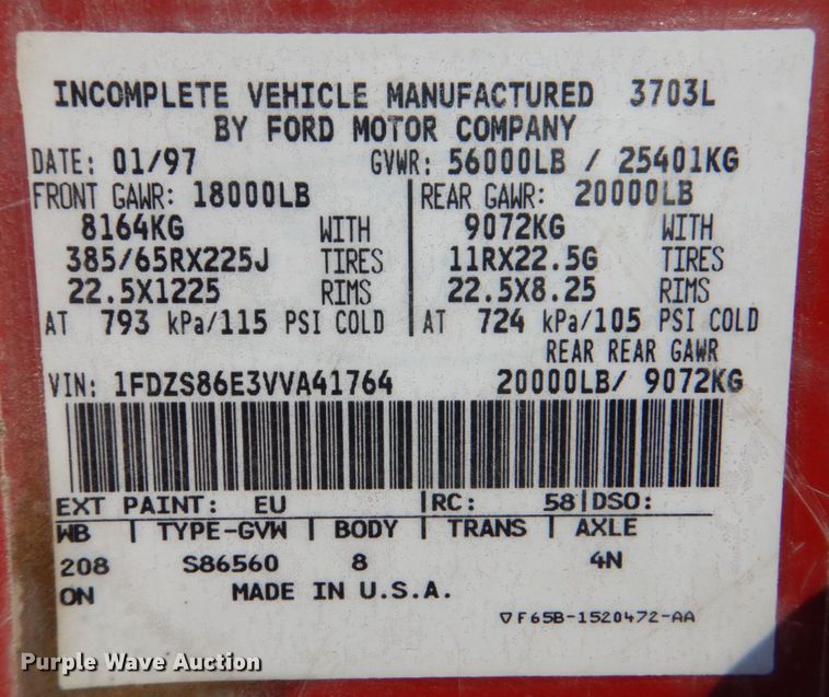 image for item DS8206 1997 Ford LNT8000  dump truck