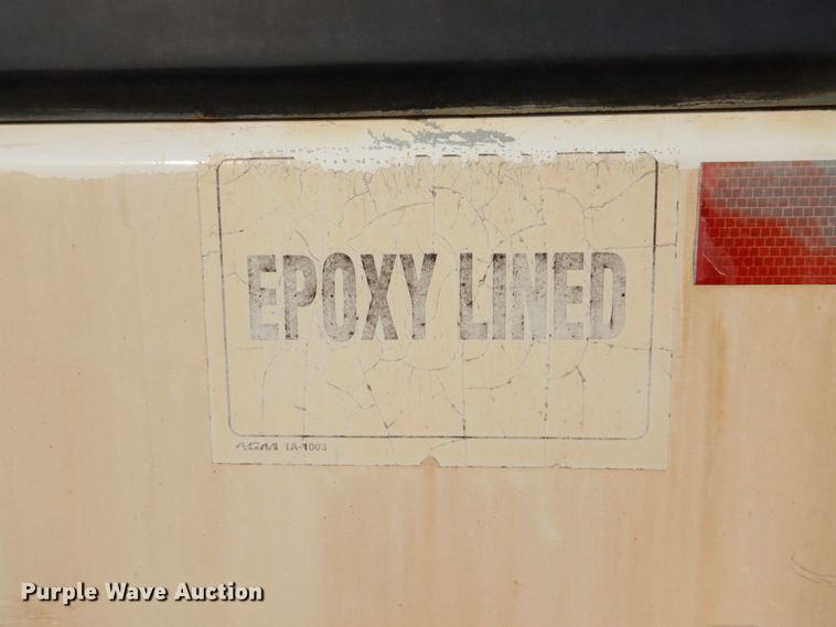 image for item DS8208 1993 Ford Aero Max L9000  water truck