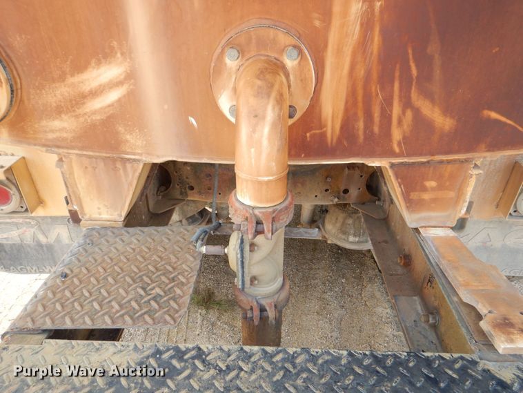 image for item DS8208 1993 Ford Aero Max L9000  water truck