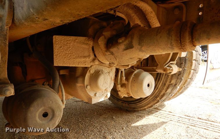 image for item DS8208 1993 Ford Aero Max L9000  water truck