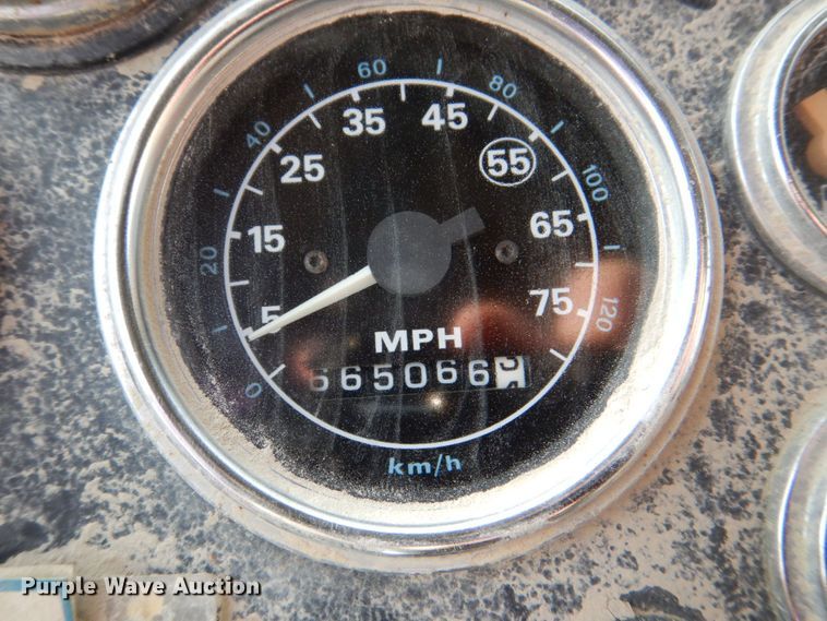 image for item DS8208 1993 Ford Aero Max L9000  water truck