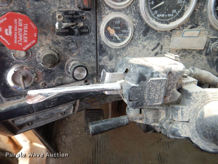 image for item DS8208 1993 Ford Aero Max L9000  water truck